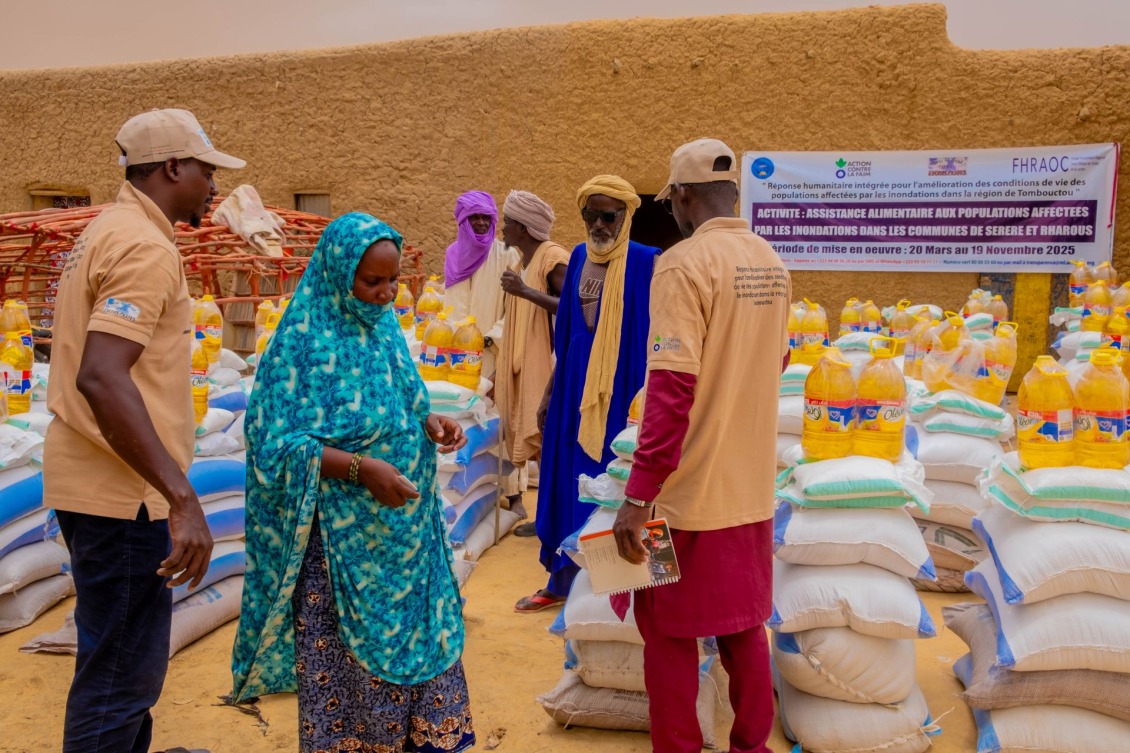 Action Against Hunger distributes emergency food assistance after flooding in Timbuktu region.